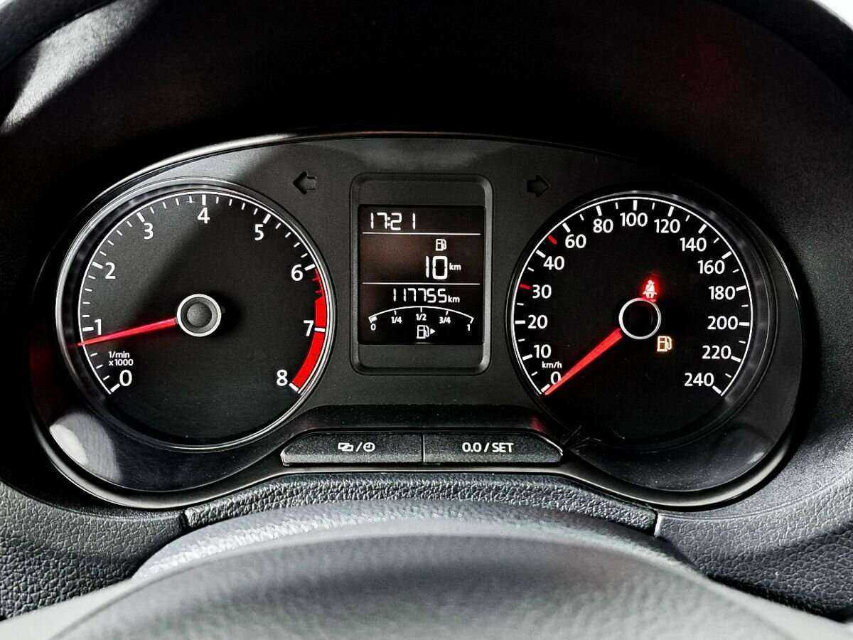 Купить Volkswagen Polo с пробегом. Фото: #12