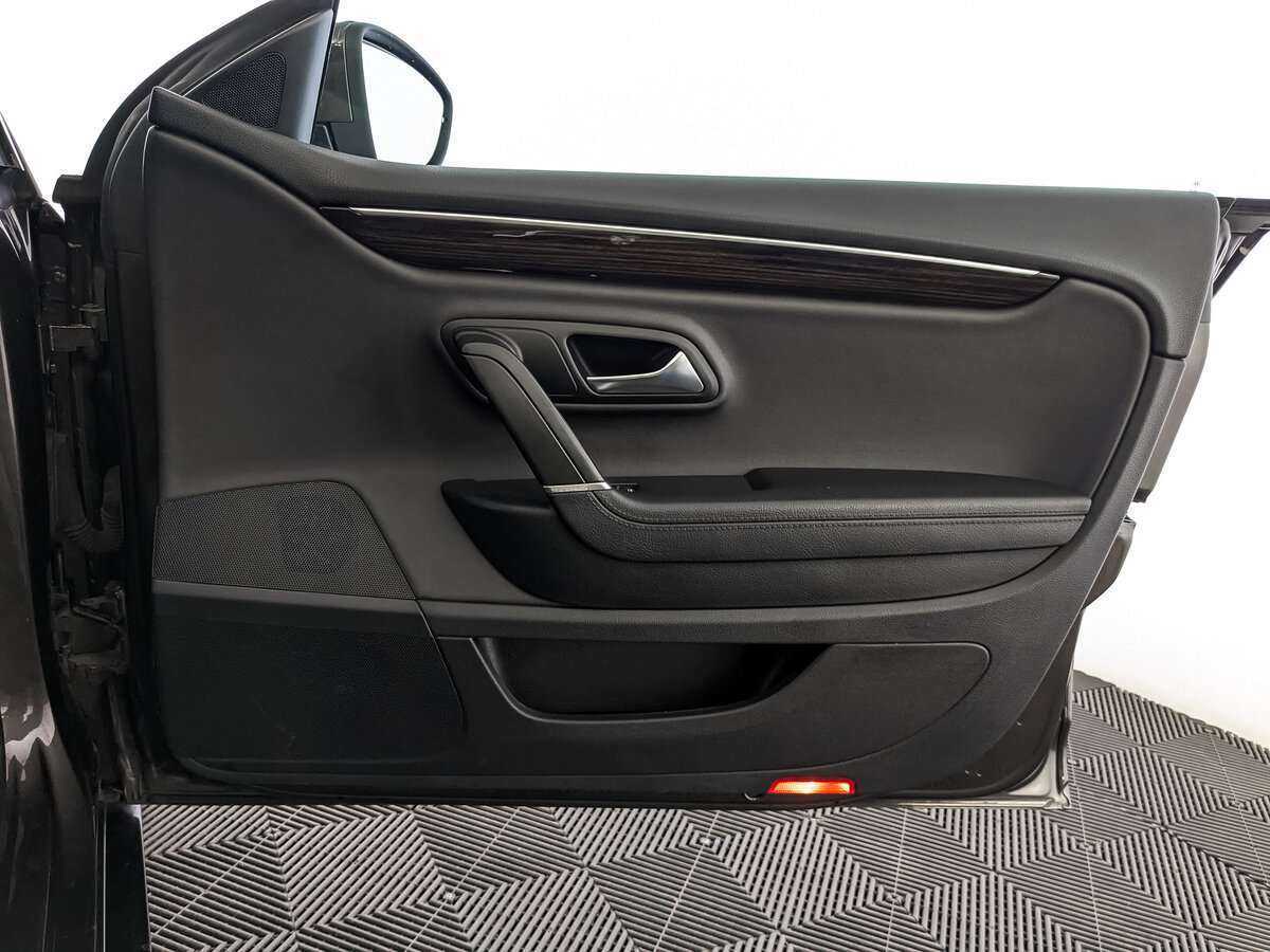 Купить Volkswagen Passat CC с пробегом. Фото: #22