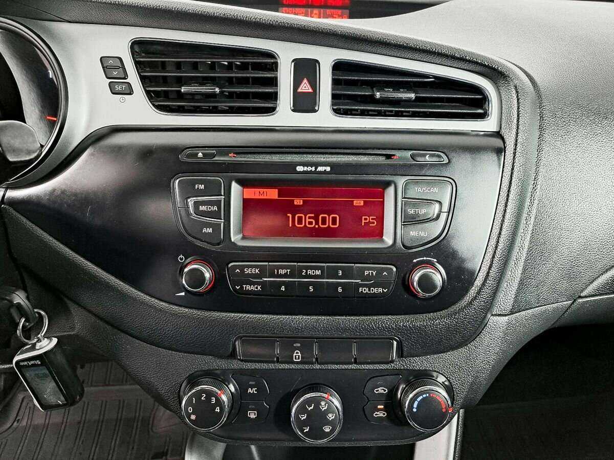 Купить Kia Ceed с пробегом. Фото: #14