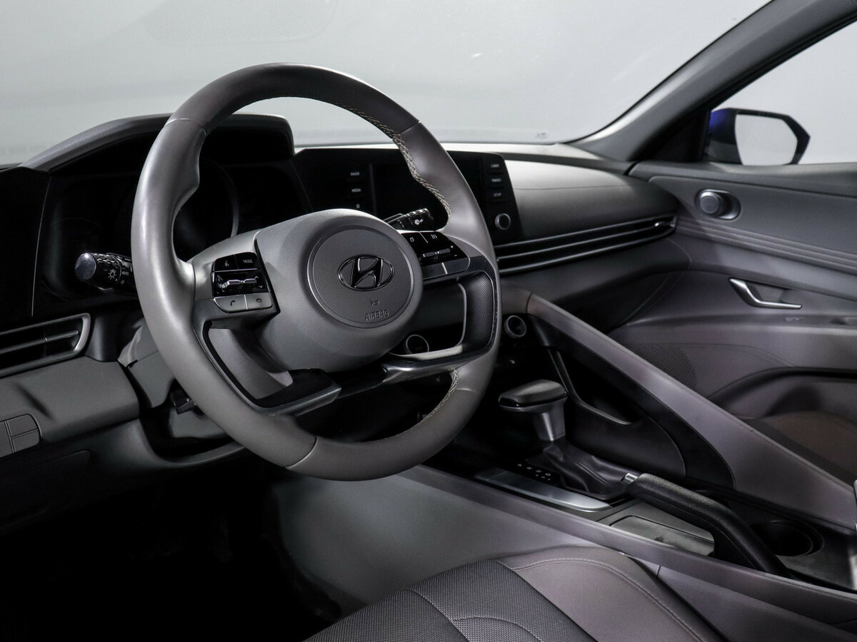 Купить Hyundai Elantra с пробегом. Фото: #10