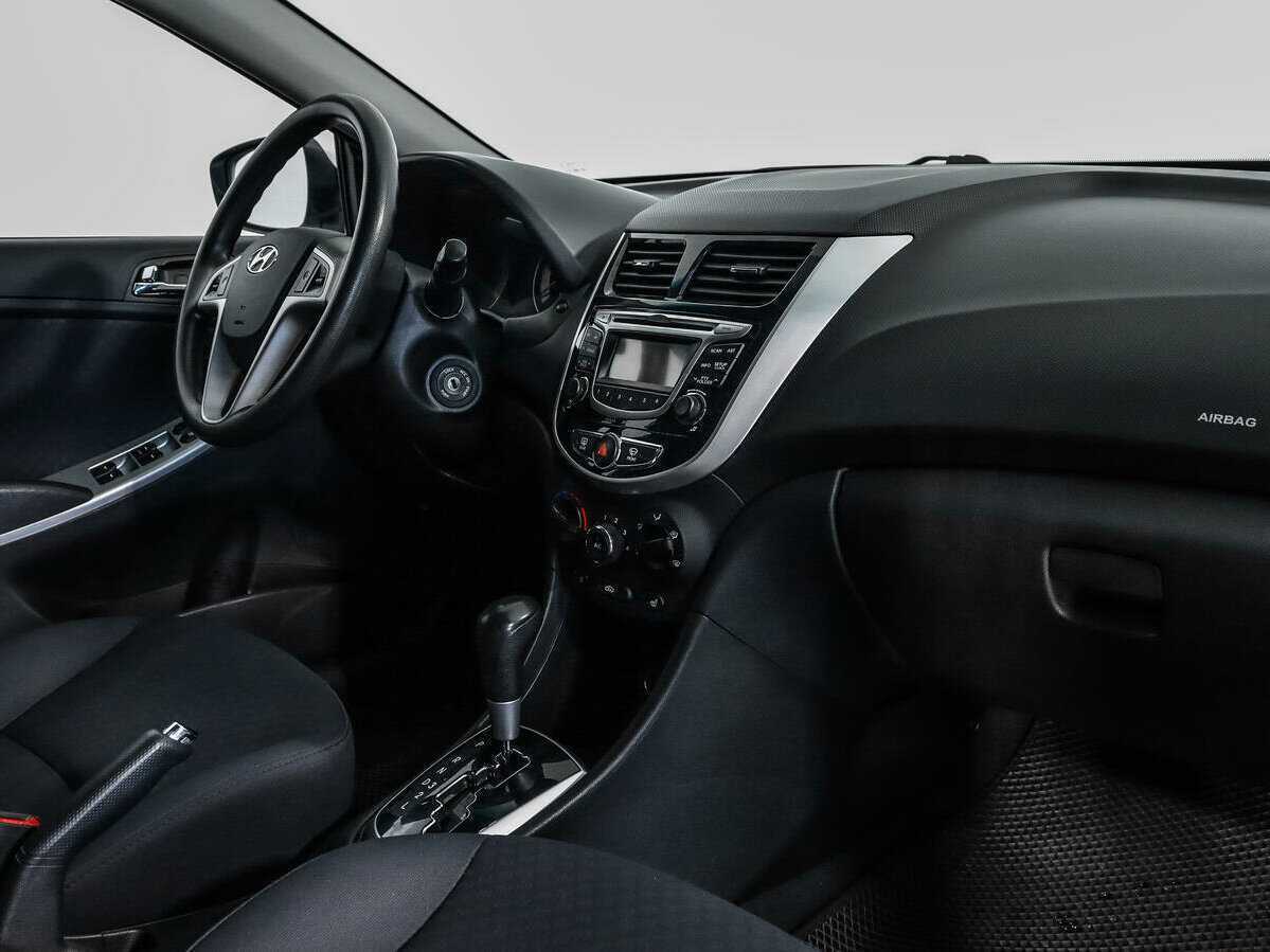 Купить Hyundai Solaris с пробегом. Фото: #10