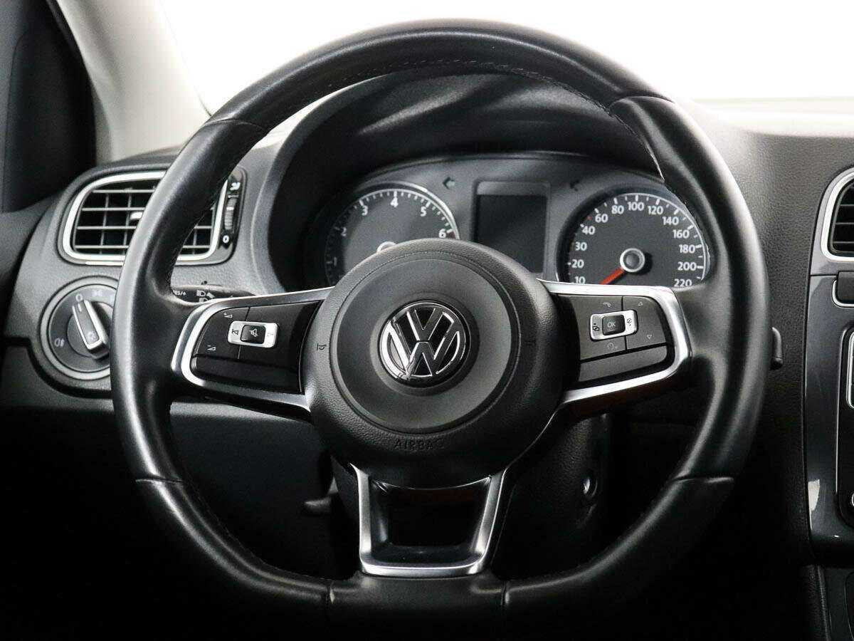 Купить Volkswagen Polo с пробегом. Фото: #11