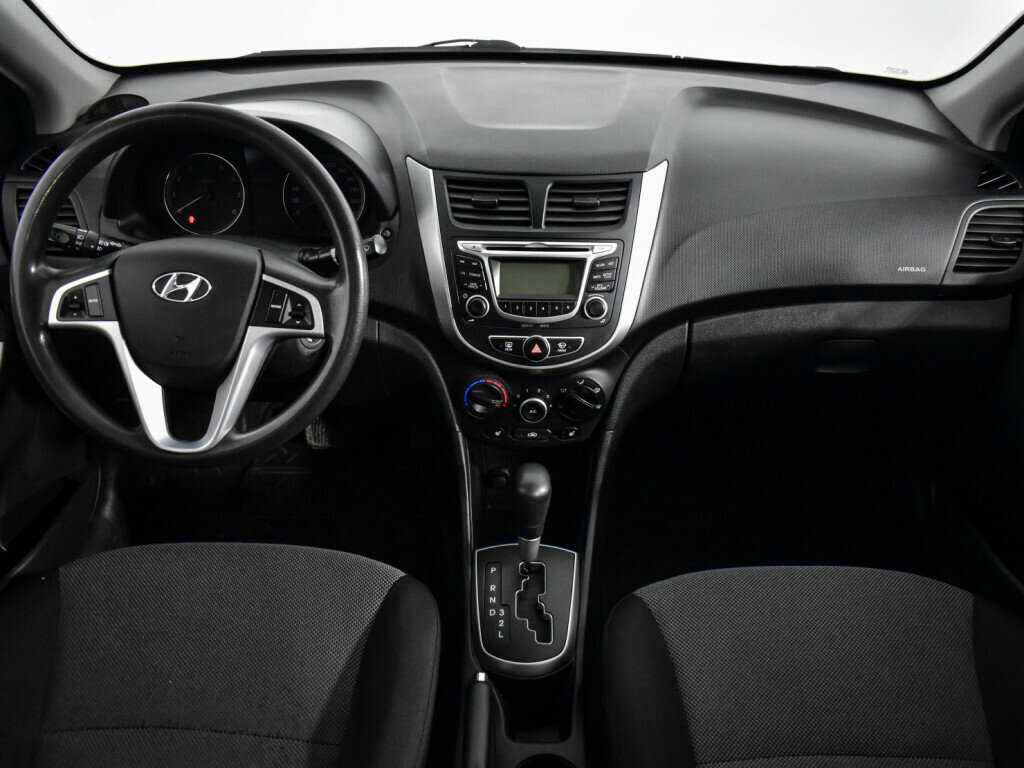 Купить Hyundai Solaris с пробегом. Фото: #11