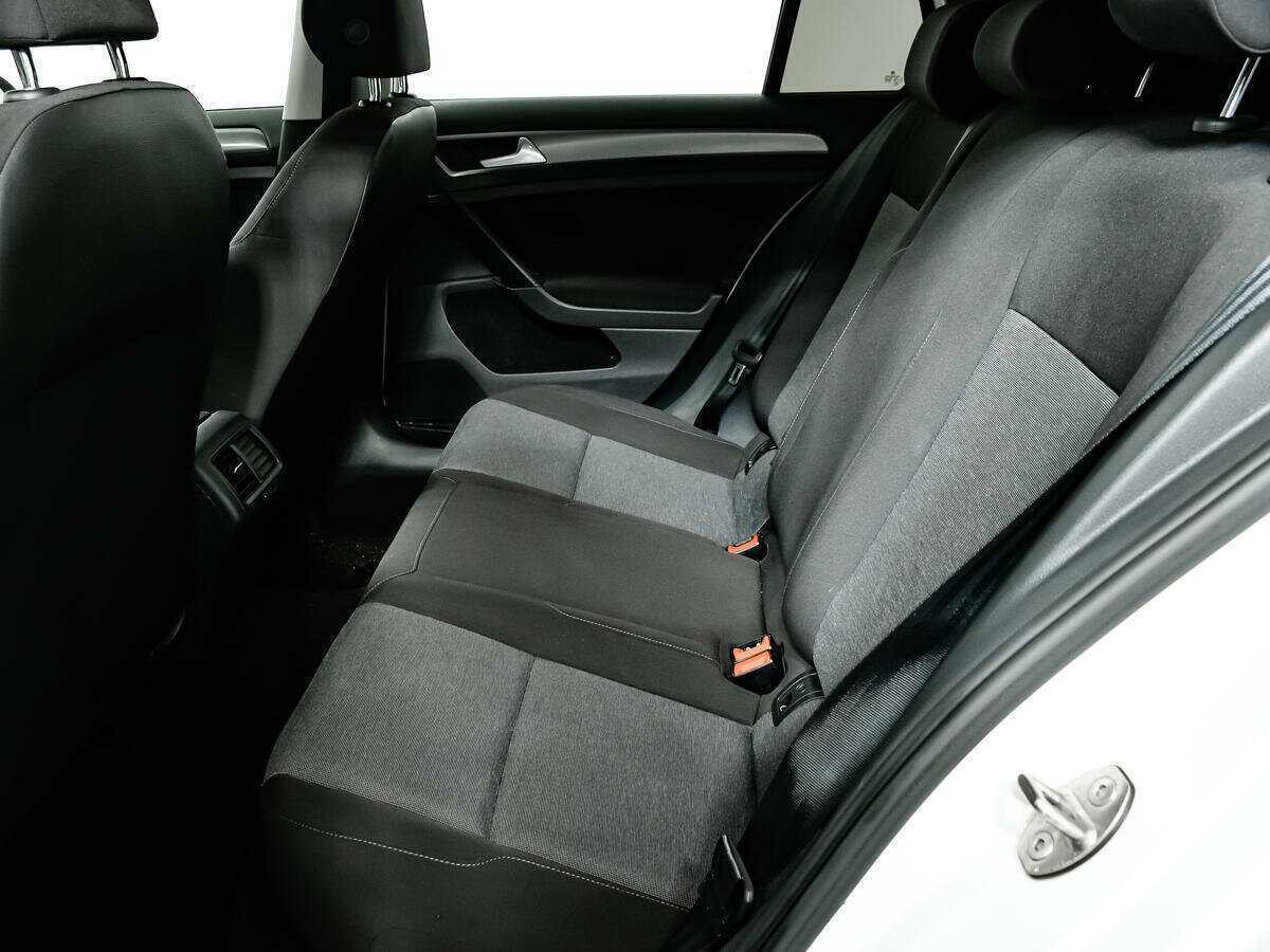 Купить Volkswagen Golf с пробегом. Фото: #11