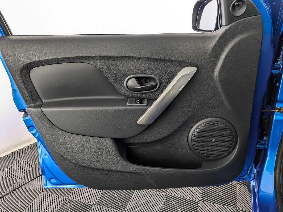 Купить Renault Logan с пробегом. Фото: #14