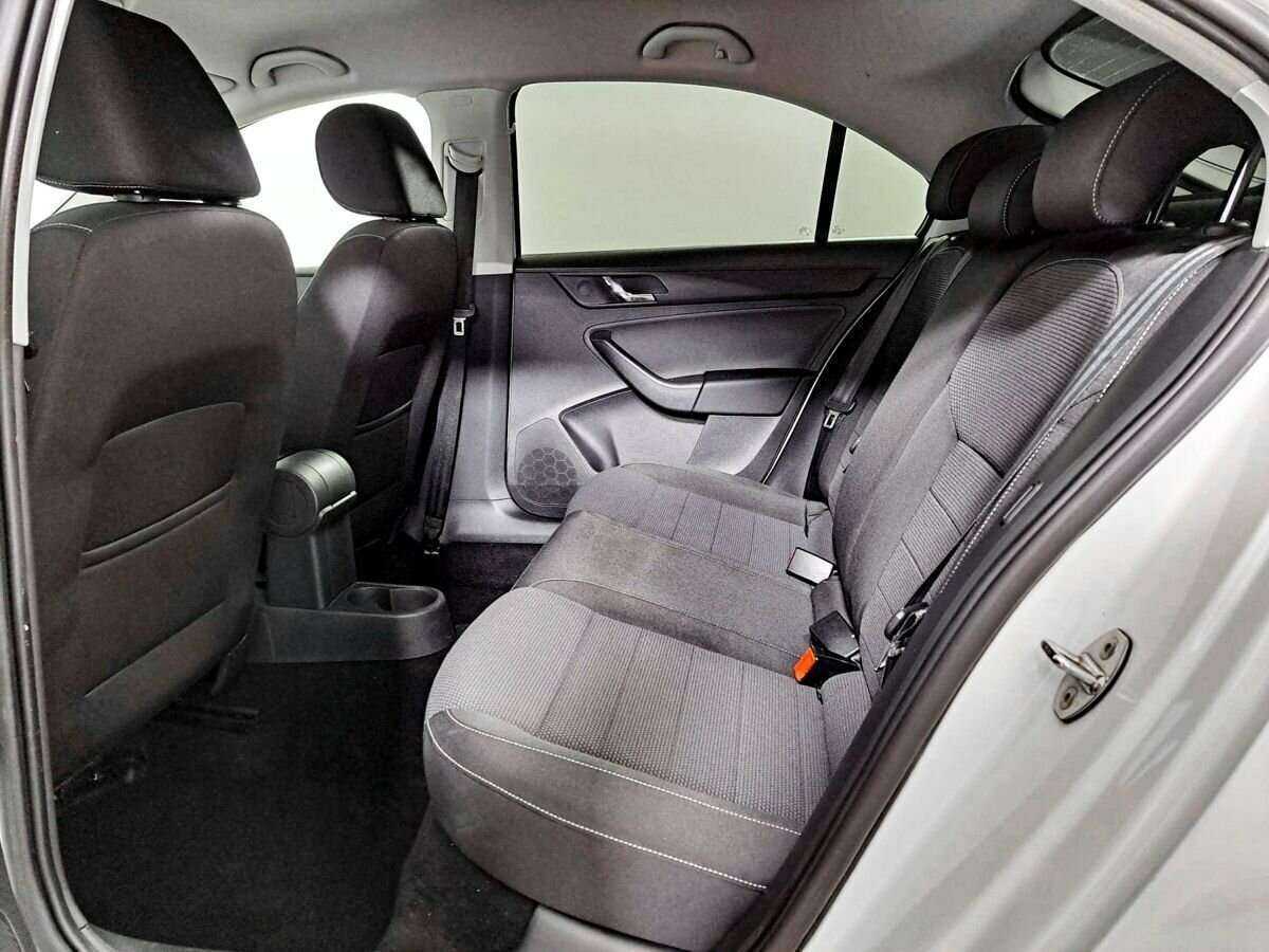 Купить Skoda Rapid с пробегом. Фото: #6