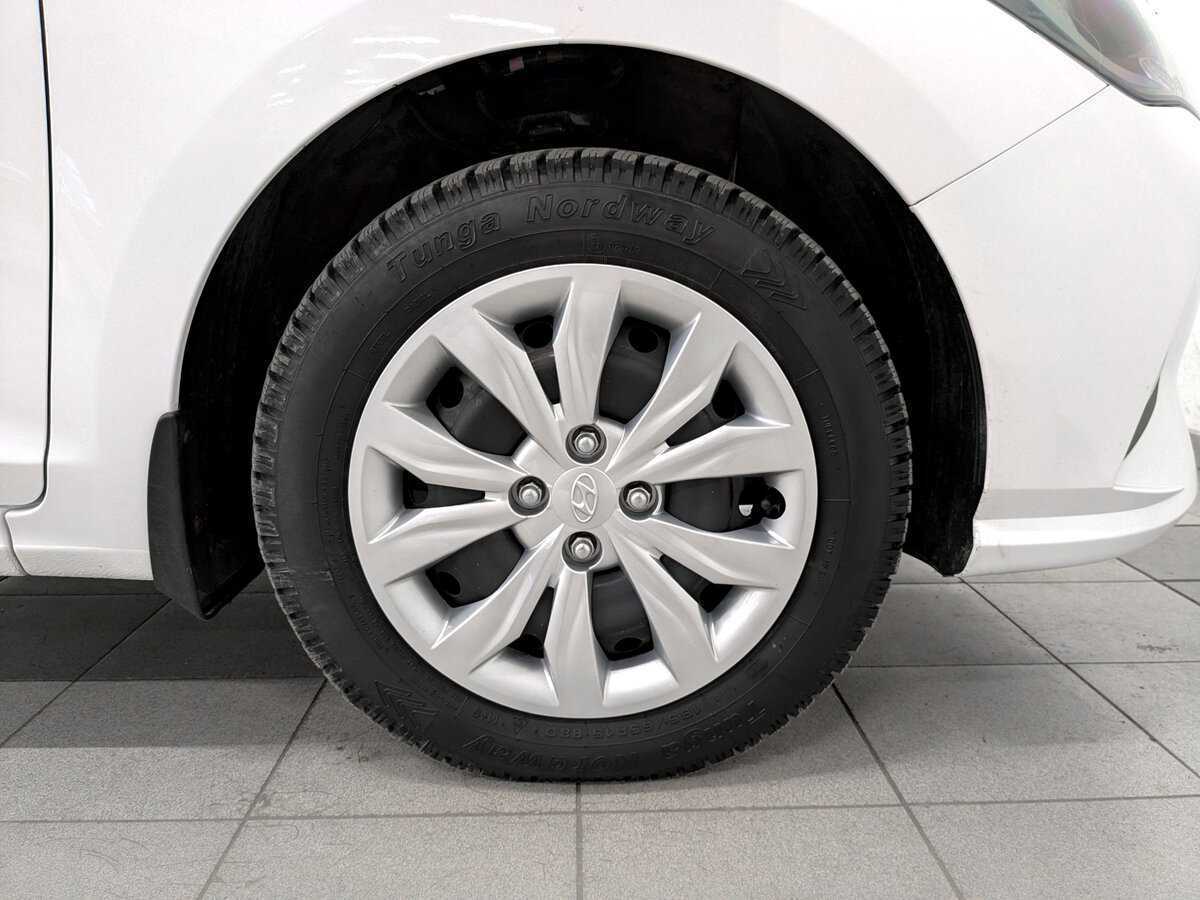 Купить Hyundai Solaris с пробегом. Фото: #17