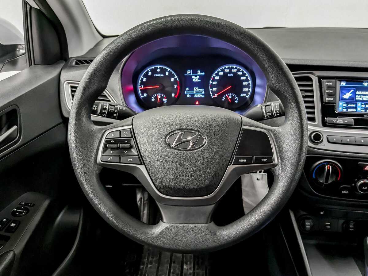 Купить Hyundai Solaris с пробегом. Фото: #18