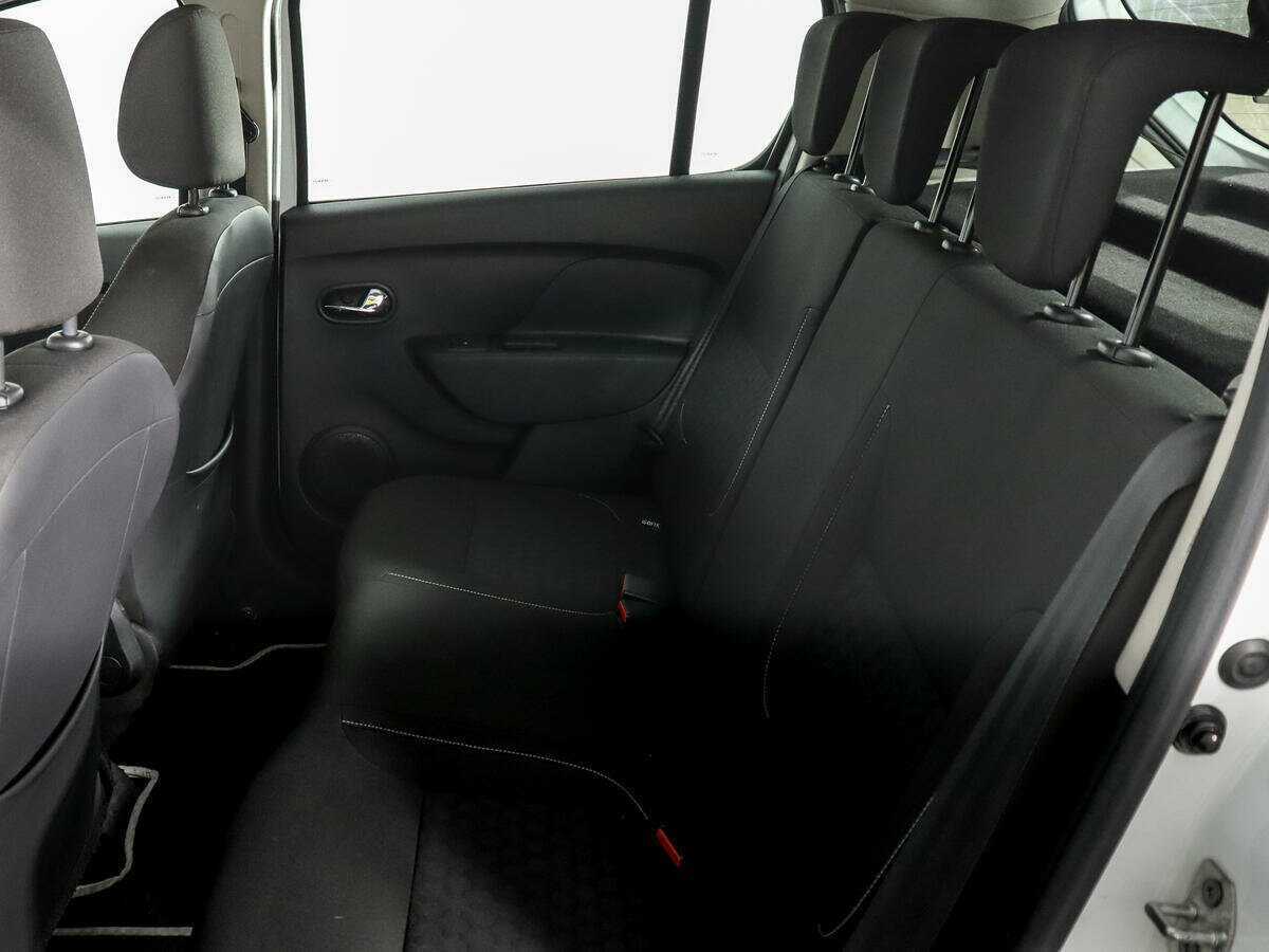 Купить Renault Sandero с пробегом. Фото: #11