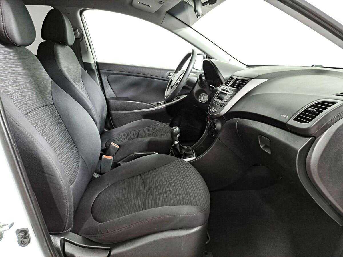 Купить Hyundai Solaris с пробегом. Фото: #6