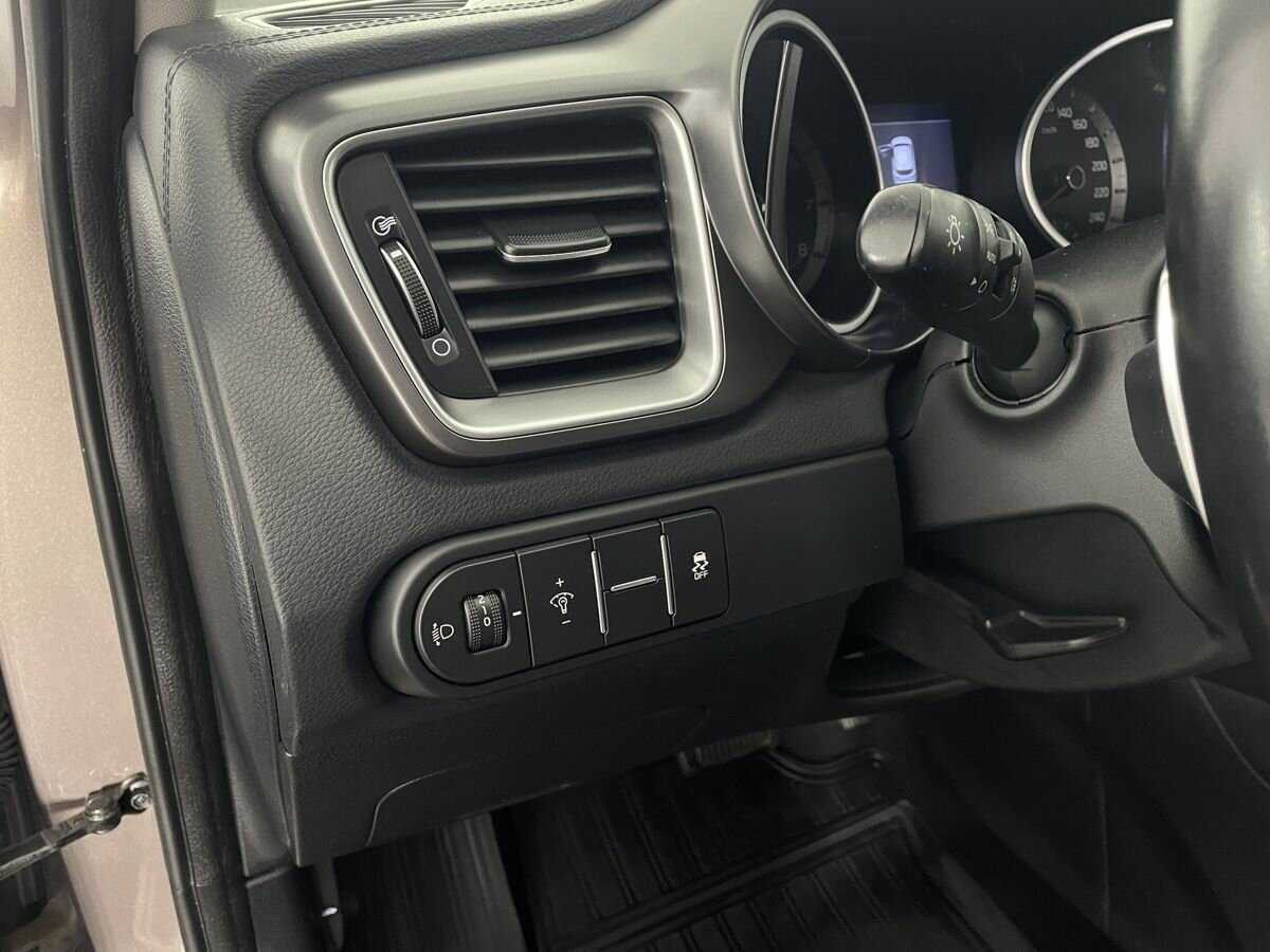 Купить Kia Ceed с пробегом. Фото: #8