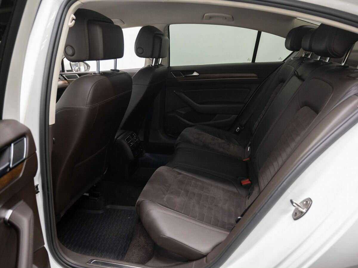 Купить Volkswagen Passat с пробегом. Фото: #8