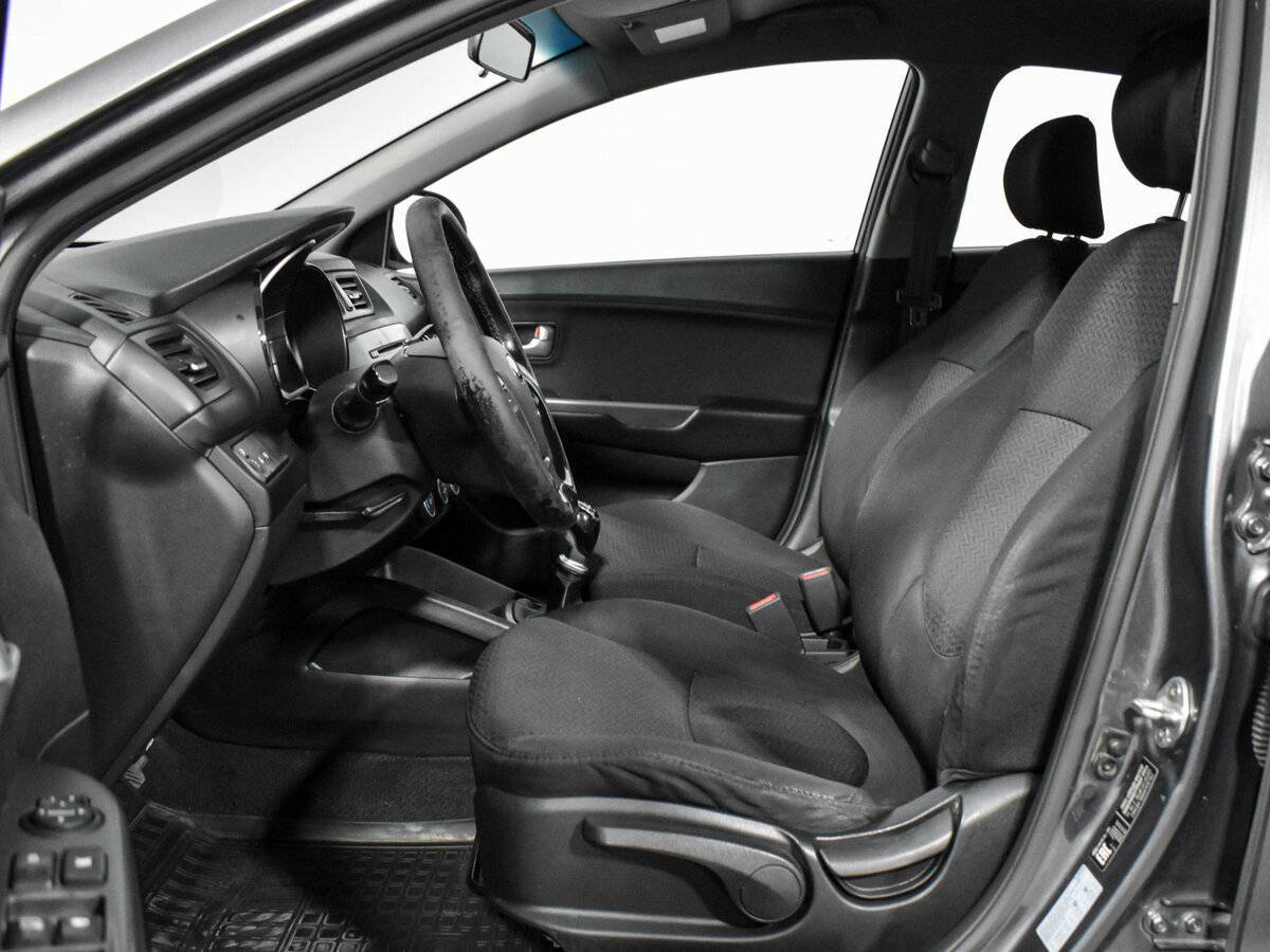 Купить Kia Rio с пробегом. Фото: #9