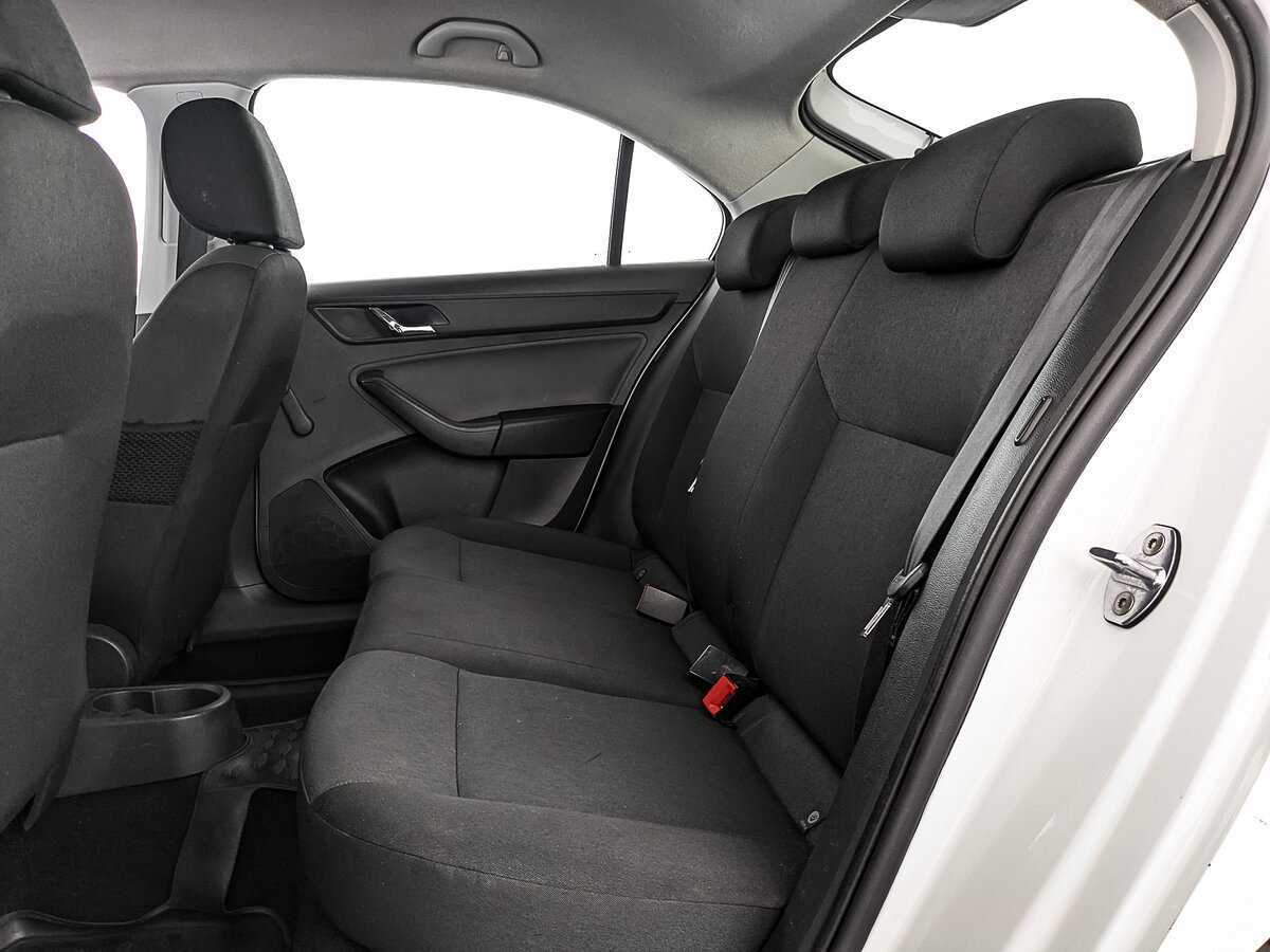 Купить Skoda Rapid с пробегом. Фото: #16