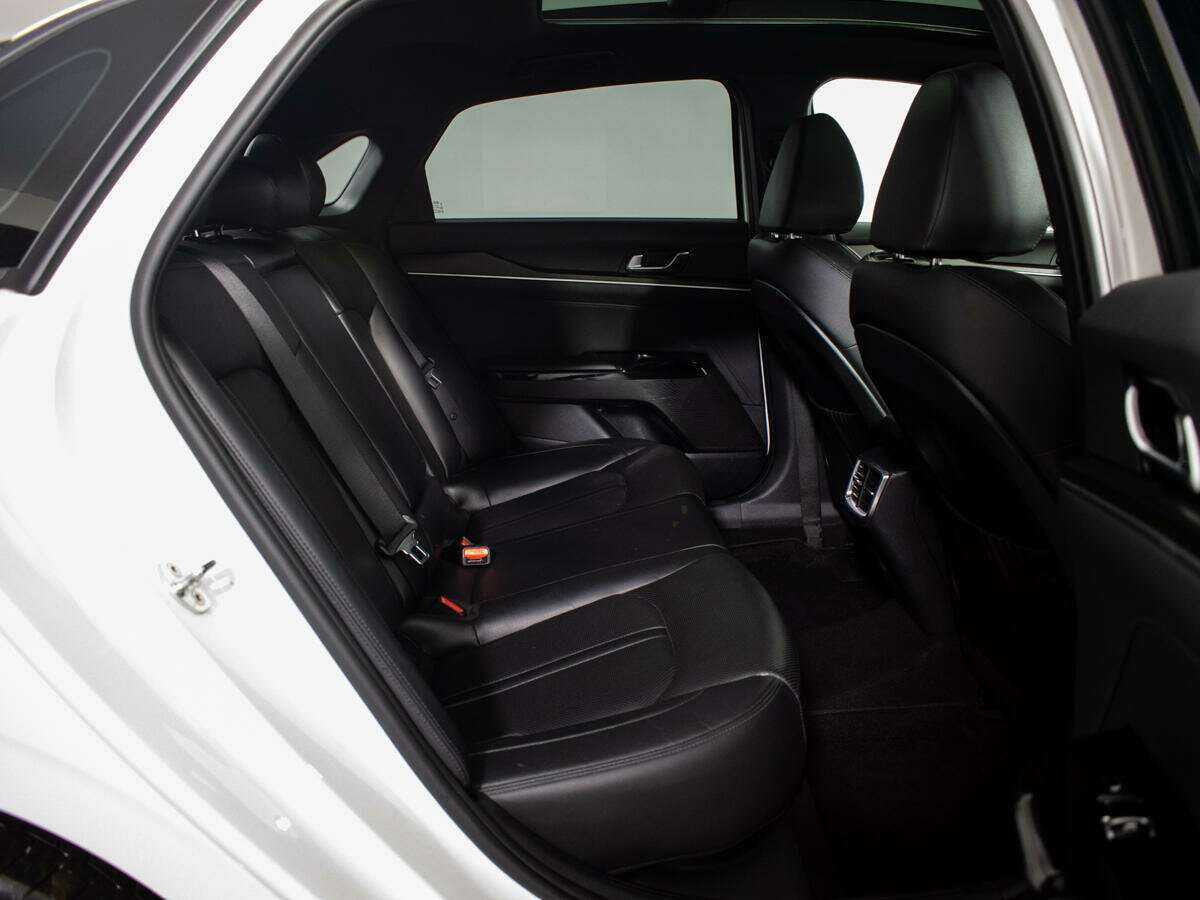 Купить Kia K5 с пробегом. Фото: #7