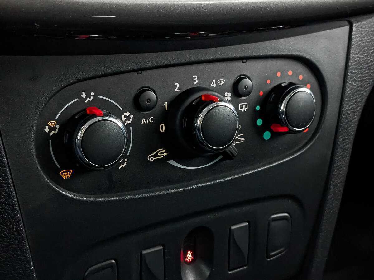 Купить Renault Sandero с пробегом. Фото: #23