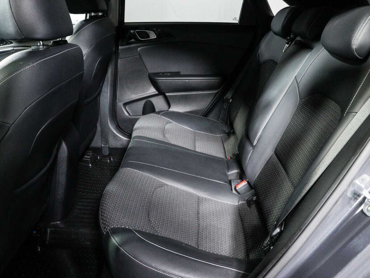 Купить Kia Ceed с пробегом. Фото: #9
