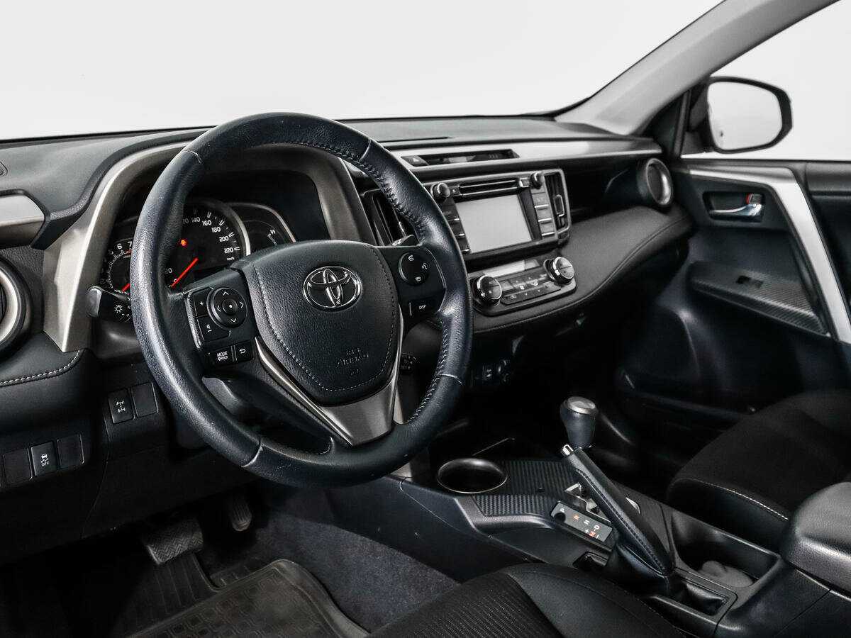 Купить Toyota RAV4 с пробегом. Фото: #8