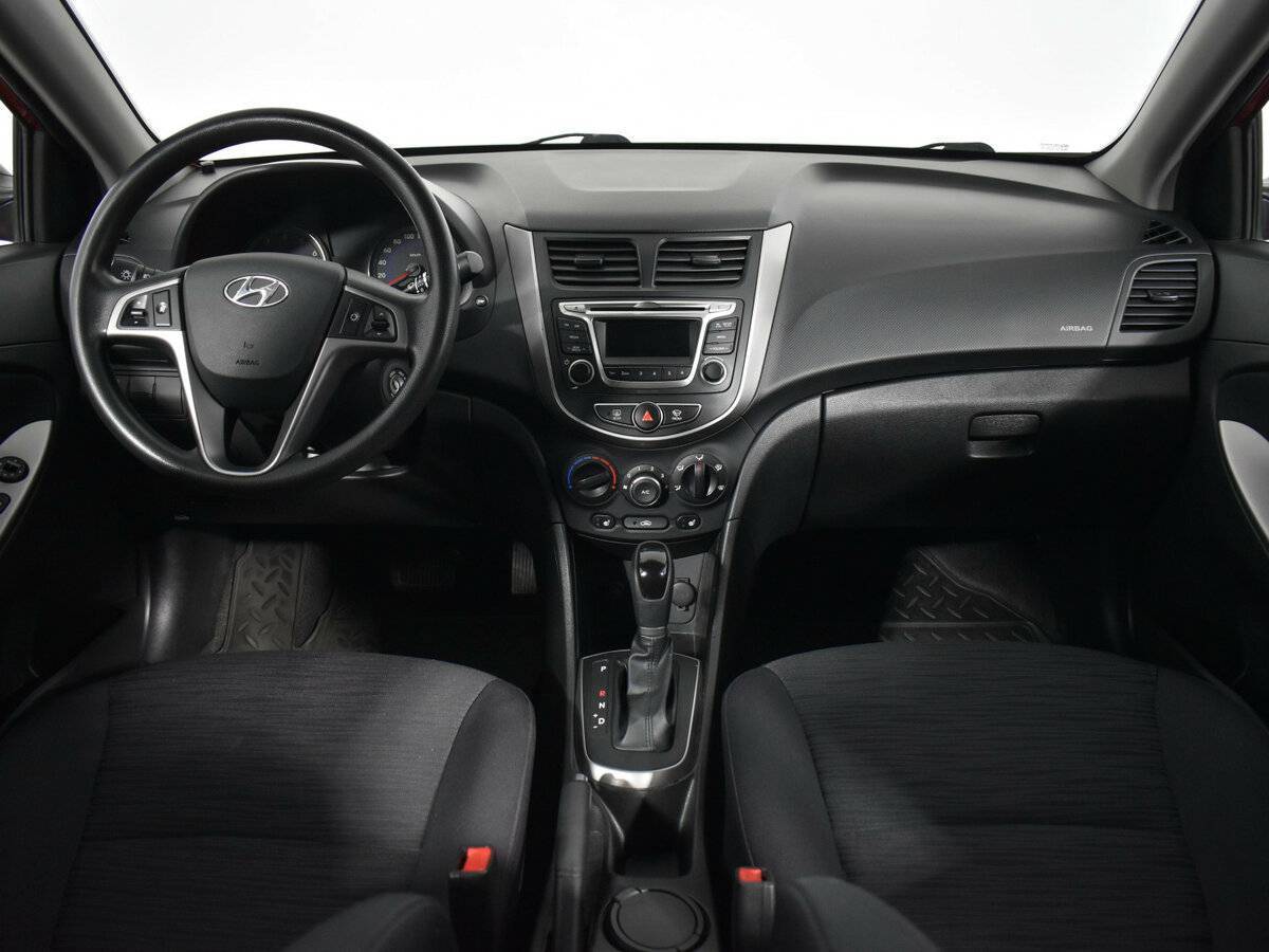 Купить Hyundai Solaris с пробегом. Фото: #10