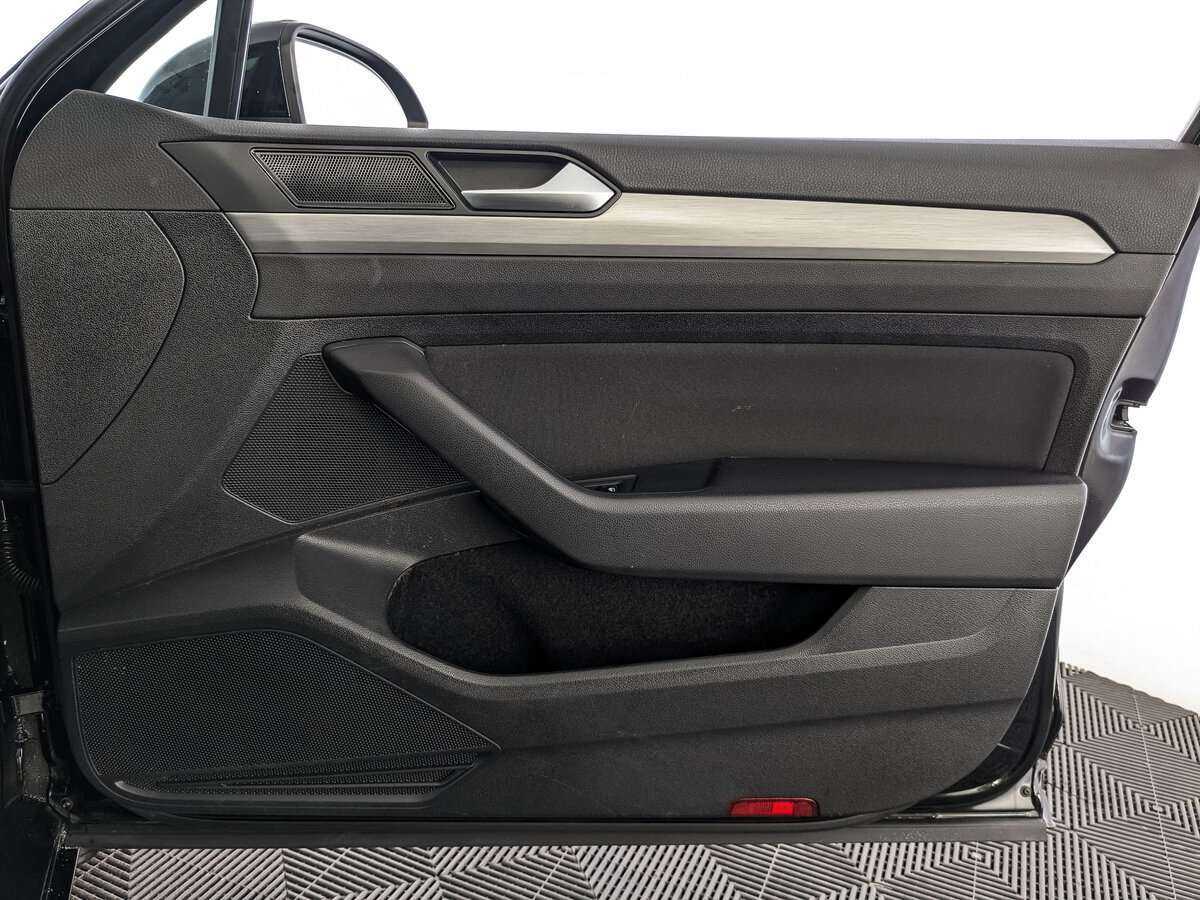 Купить Volkswagen Passat с пробегом. Фото: #19