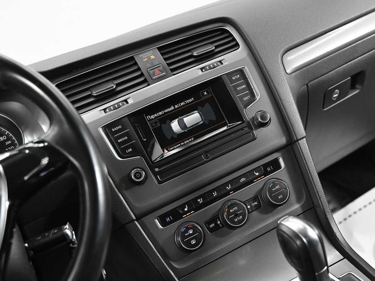 Купить Volkswagen Golf с пробегом. Фото: #9
