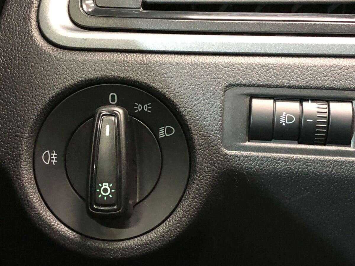 Купить Skoda Rapid с пробегом. Фото: #15