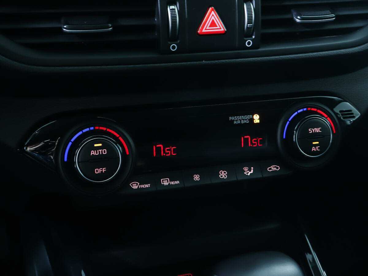 Купить Kia Cerato с пробегом. Фото: #16