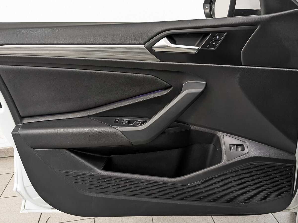 Купить Volkswagen Jetta с пробегом. Фото: #18