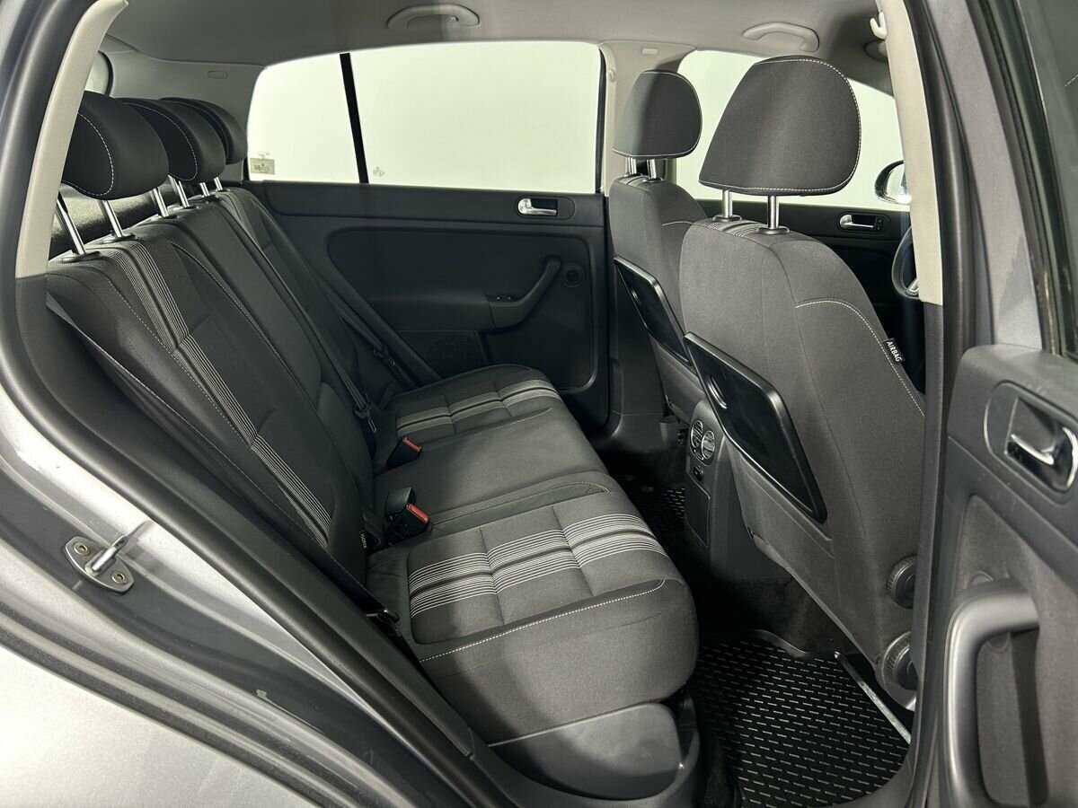 Купить Volkswagen Golf Plus с пробегом. Фото: #14