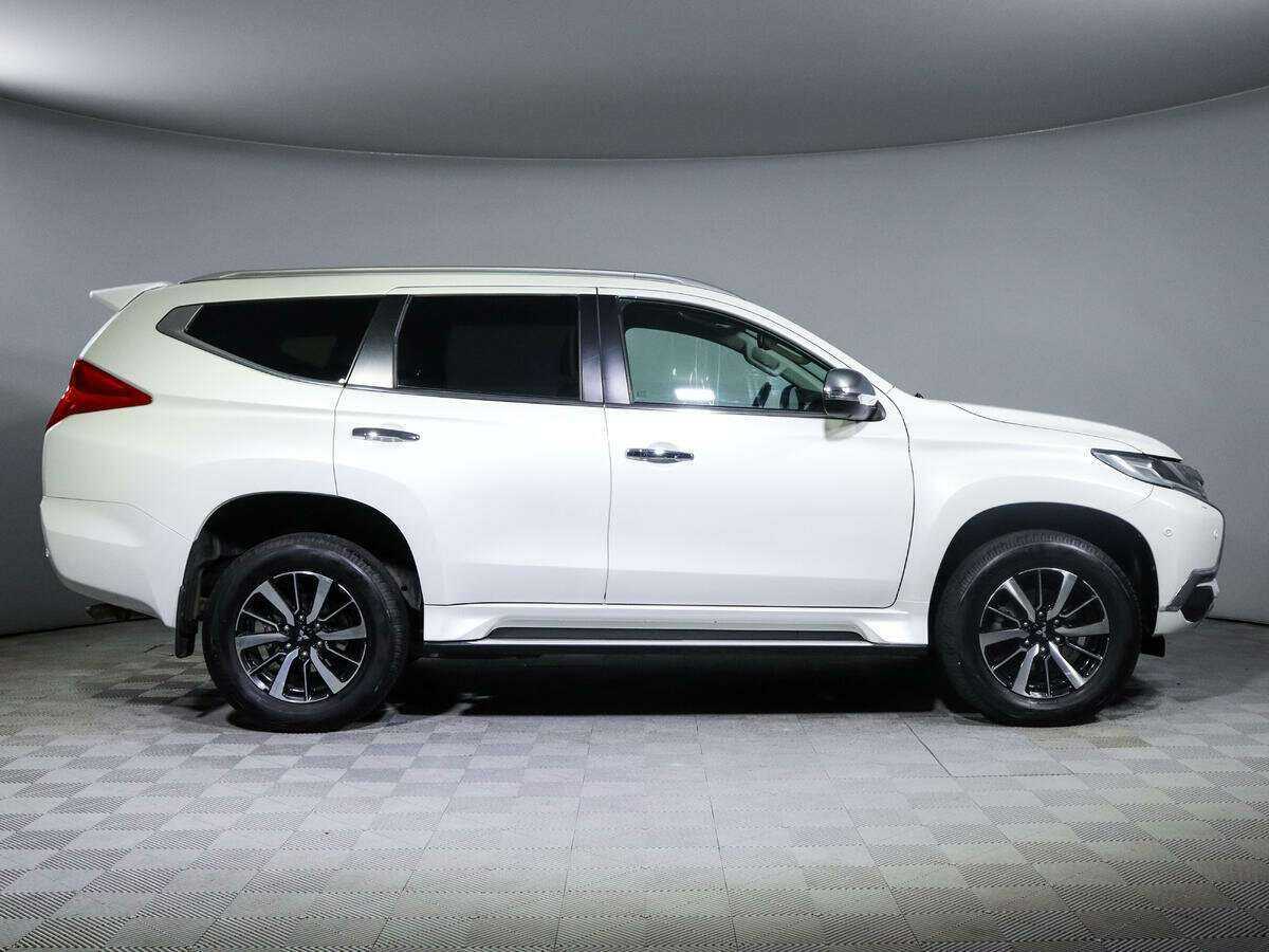 Купить Mitsubishi Pajero Sport с пробегом. Посмотреть фото