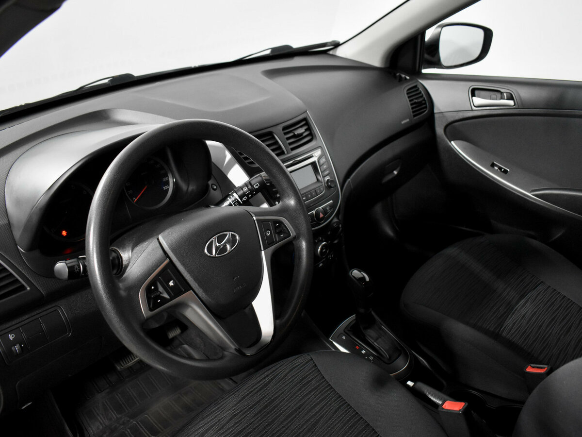 Купить Hyundai Solaris с пробегом. Фото: #8