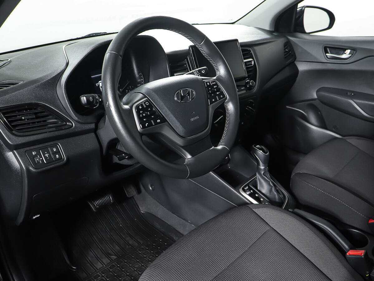 Купить Hyundai Solaris с пробегом. Фото: #12