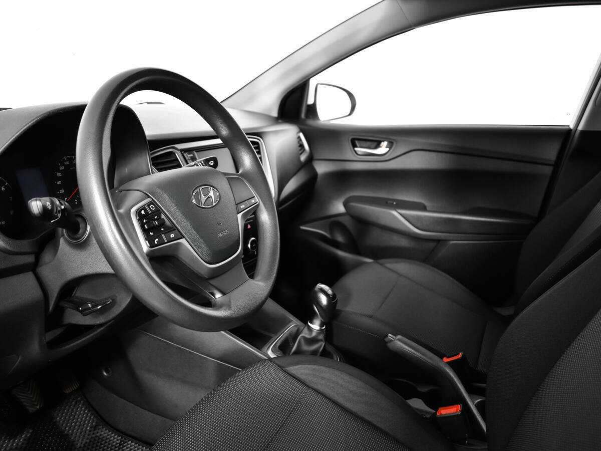 Купить Hyundai Solaris с пробегом. Фото: #10