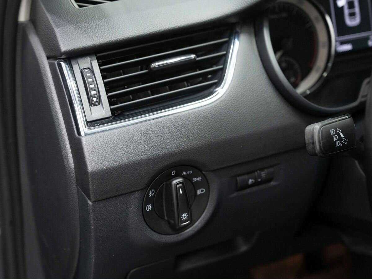 Купить Skoda Octavia с пробегом. Фото: #20