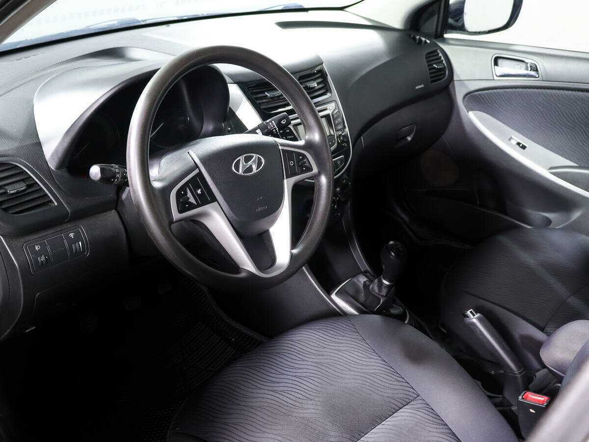 Купить Hyundai Solaris с пробегом. Фото: #11