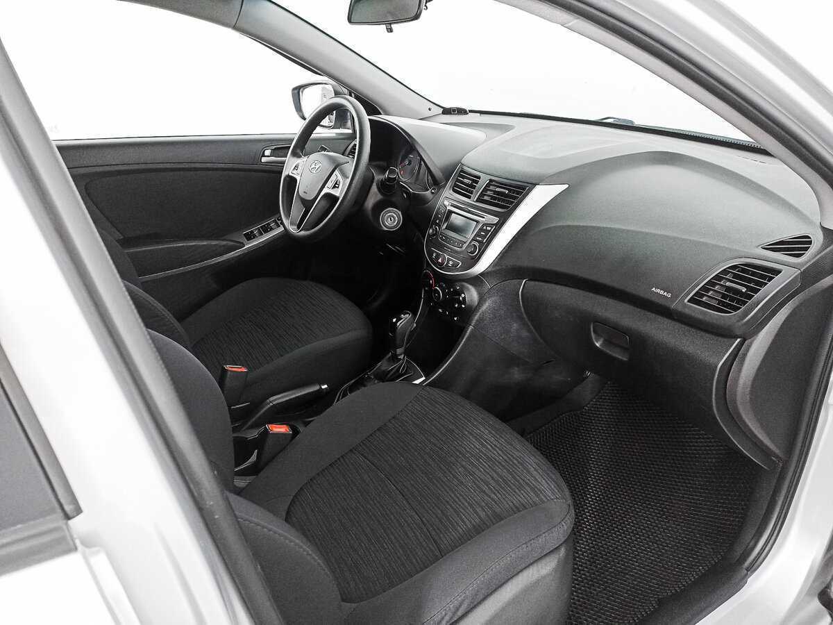 Купить Hyundai Solaris с пробегом. Фото: #6