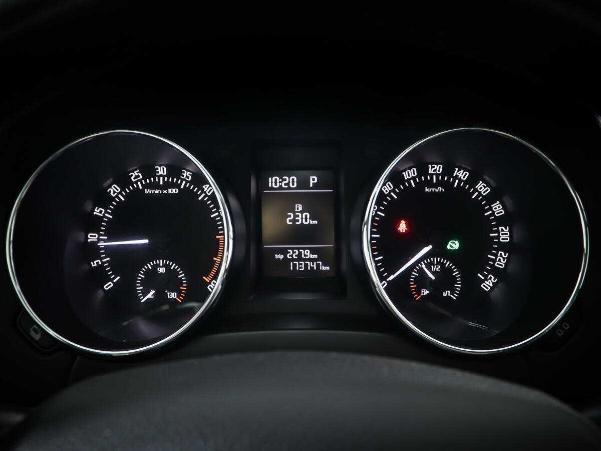 Купить Skoda Yeti с пробегом. Фото: #13