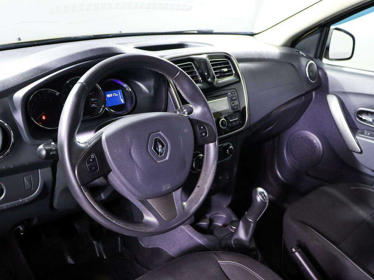 Купить Renault Sandero с пробегом. Фото: #11