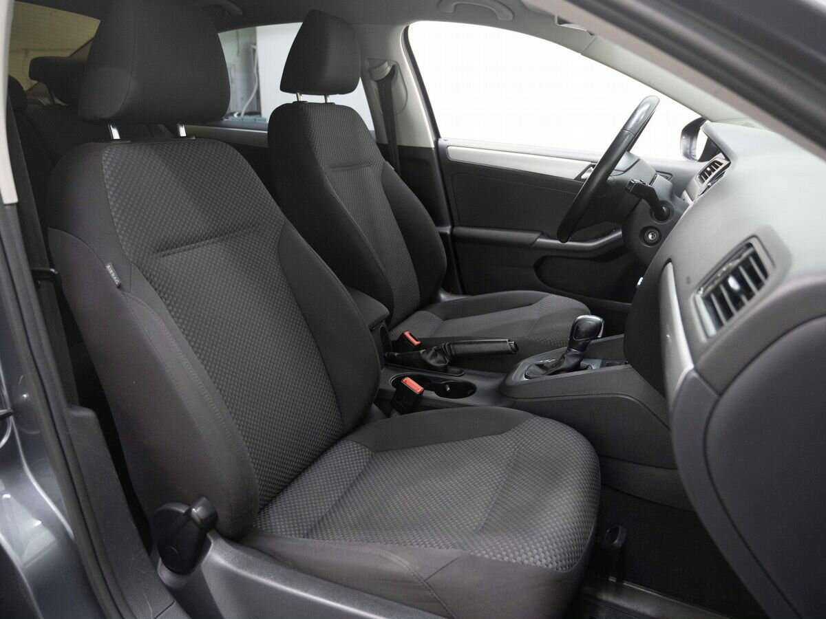 Купить Volkswagen Jetta с пробегом. Фото: #10