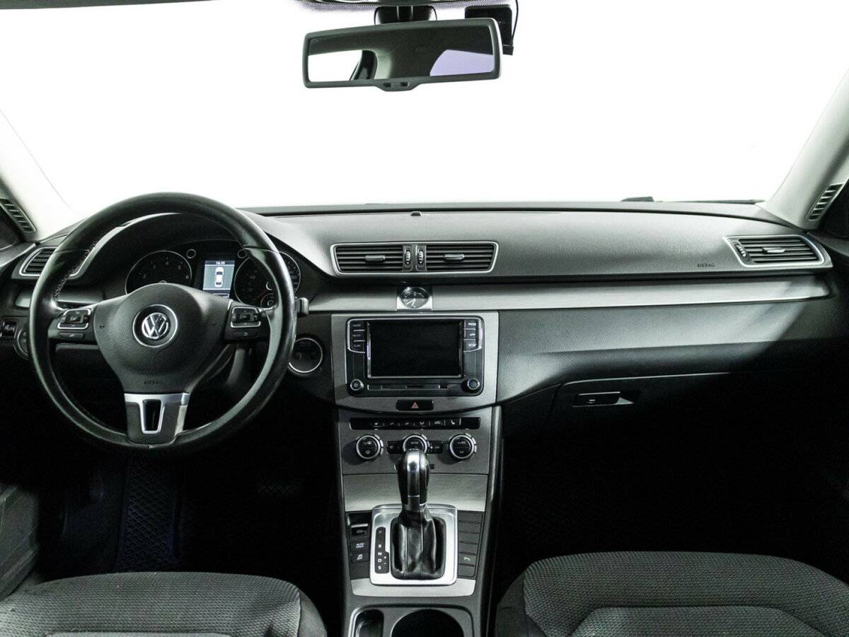 Купить Volkswagen Passat с пробегом. Фото: #11