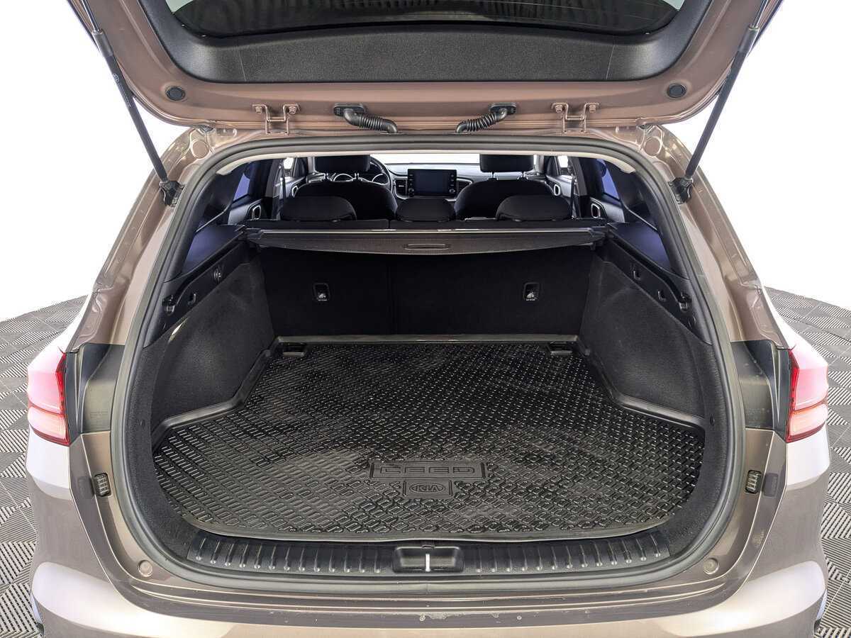 Купить Kia Ceed с пробегом. Фото: #9