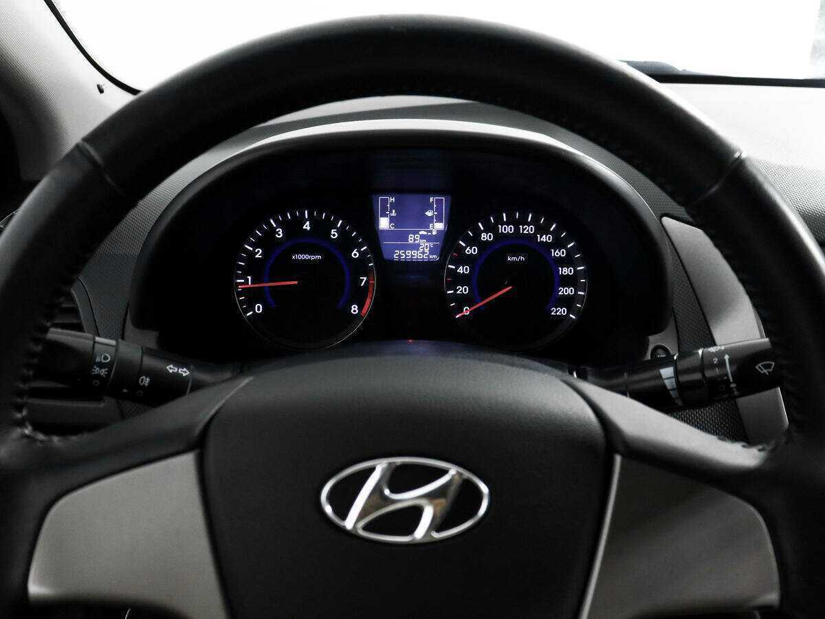 Купить Hyundai Solaris с пробегом. Фото: #10