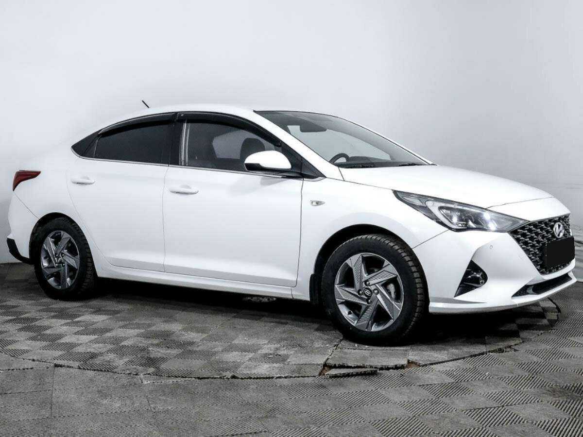 Купить Hyundai Solaris с пробегом. Фото: #2