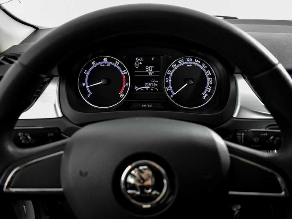 Купить Skoda Rapid с пробегом. Фото: #14