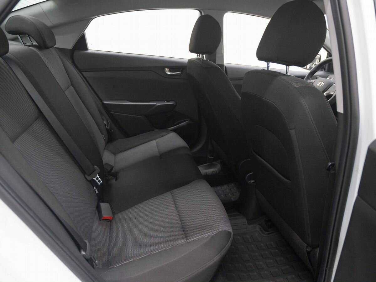 Купить Hyundai Solaris с пробегом. Фото: #9