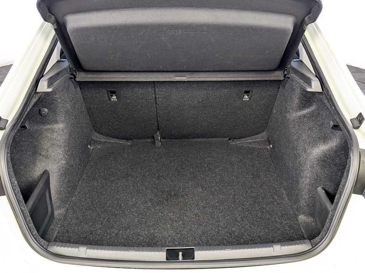 Купить Skoda Rapid с пробегом. Фото: #9