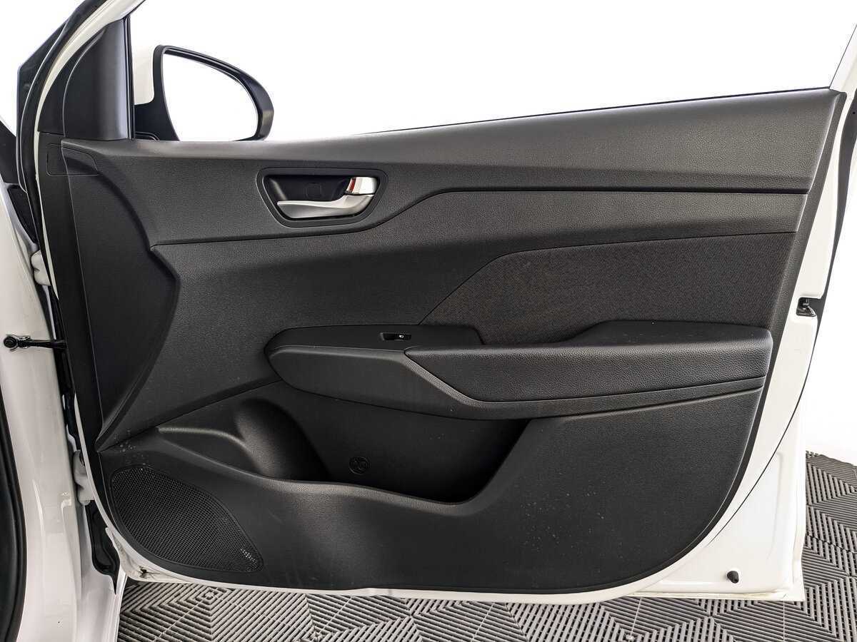 Купить Hyundai Solaris с пробегом. Фото: #18