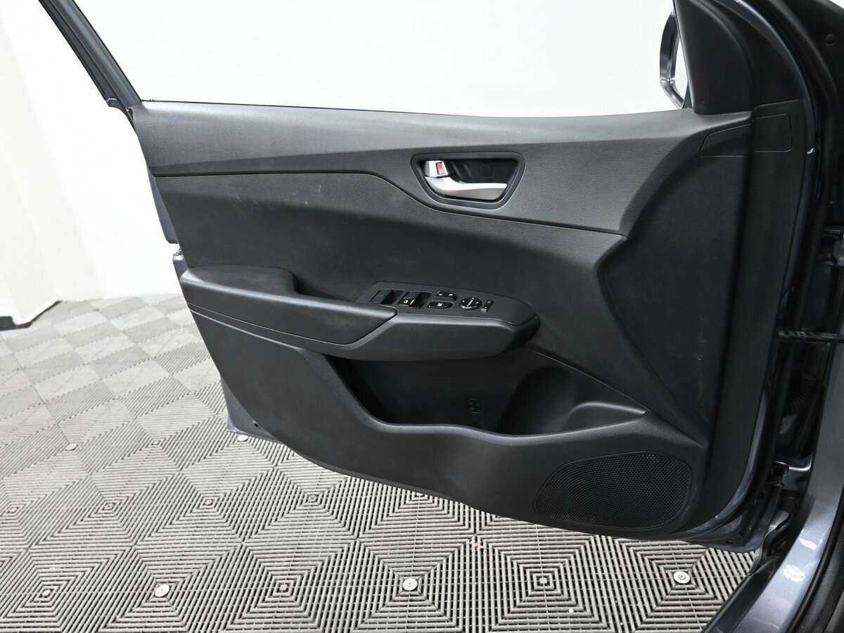 Купить Hyundai Solaris с пробегом. Фото: #8