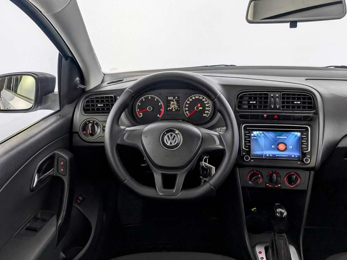 Купить Volkswagen Polo с пробегом. Фото: #18