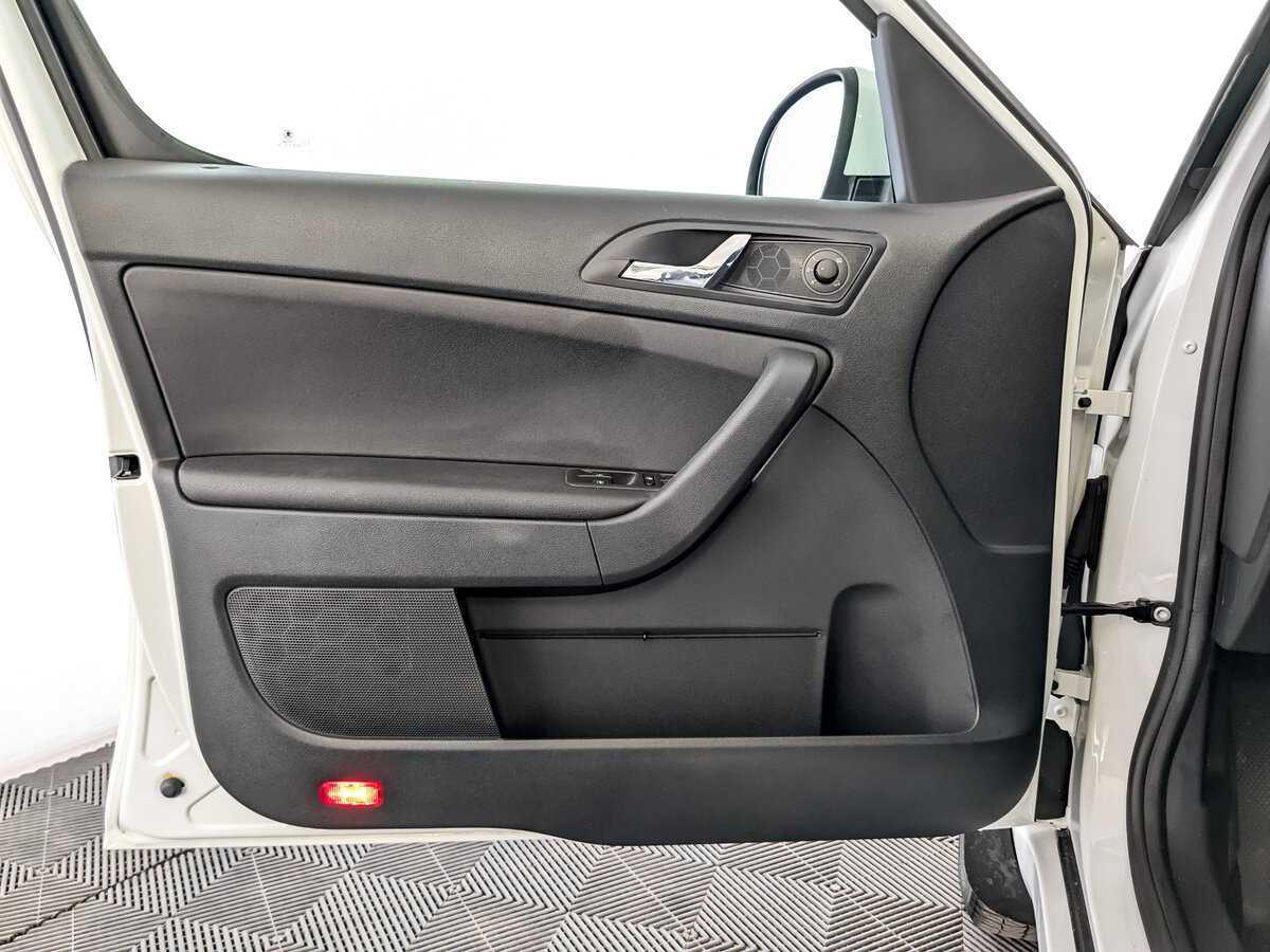 Купить Skoda Yeti с пробегом. Фото: #18